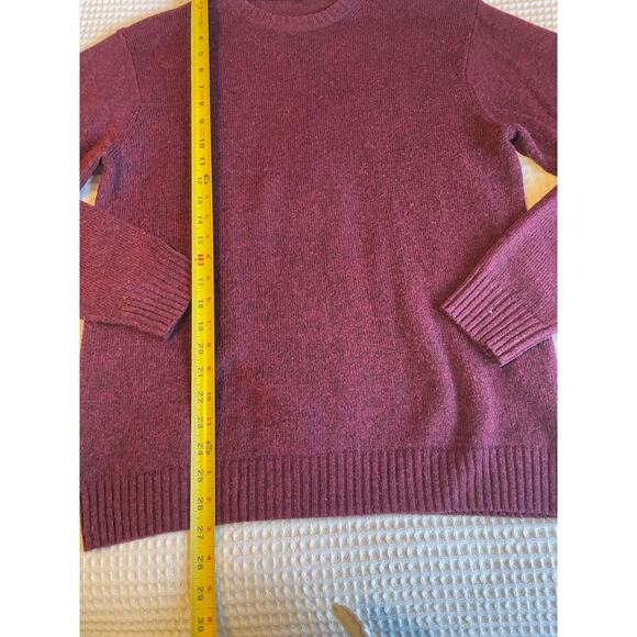 Classic 100% Wool Burgundy Purple Crew Neck Pullover Sweater Medium Minimalist - Picture 5 of 12